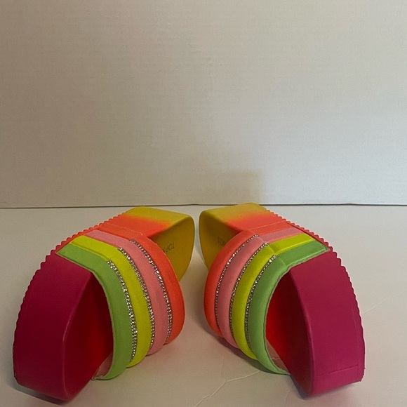 Top Moda Rainbow Ombre Platform Y2K Neon Wide Strap Slip-On Slides Size 6 - Picture 4 of 7